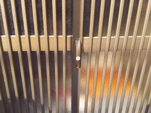 玄関の引き戸錠